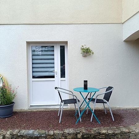 Bed and Breakfast L'Accueil Gueron Экстерьер фото